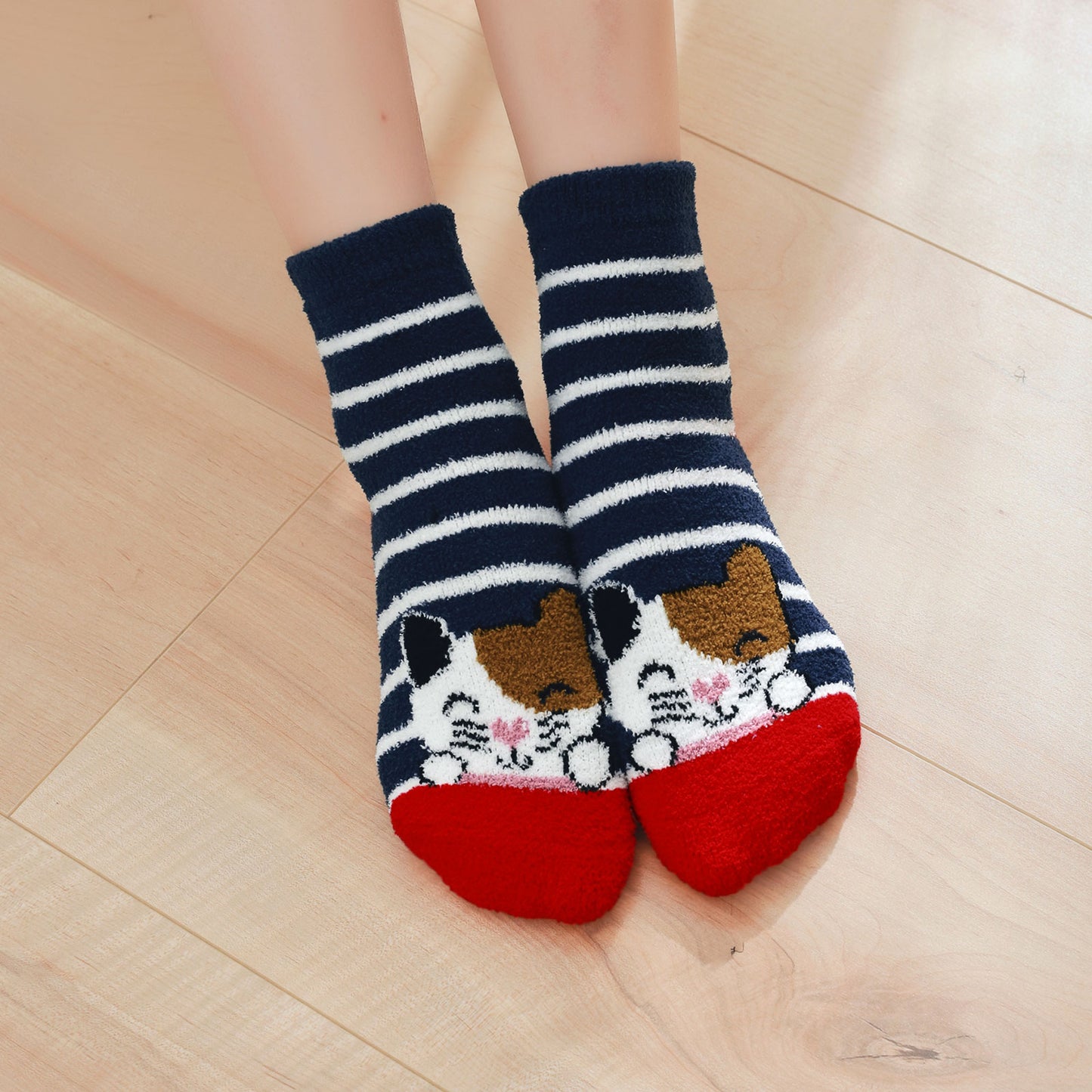 AMITOFO 5 Pairs Women Fuzzy Socks Cute Cat Pattern Cozy Plush Sleeping Slipper Socks Winter Warm Soft Fluffy Crew Socks