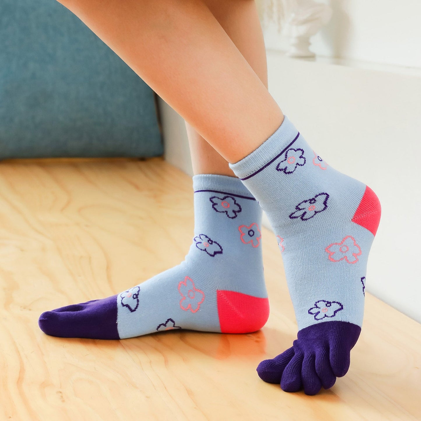 blue floral five finger socks for ladies