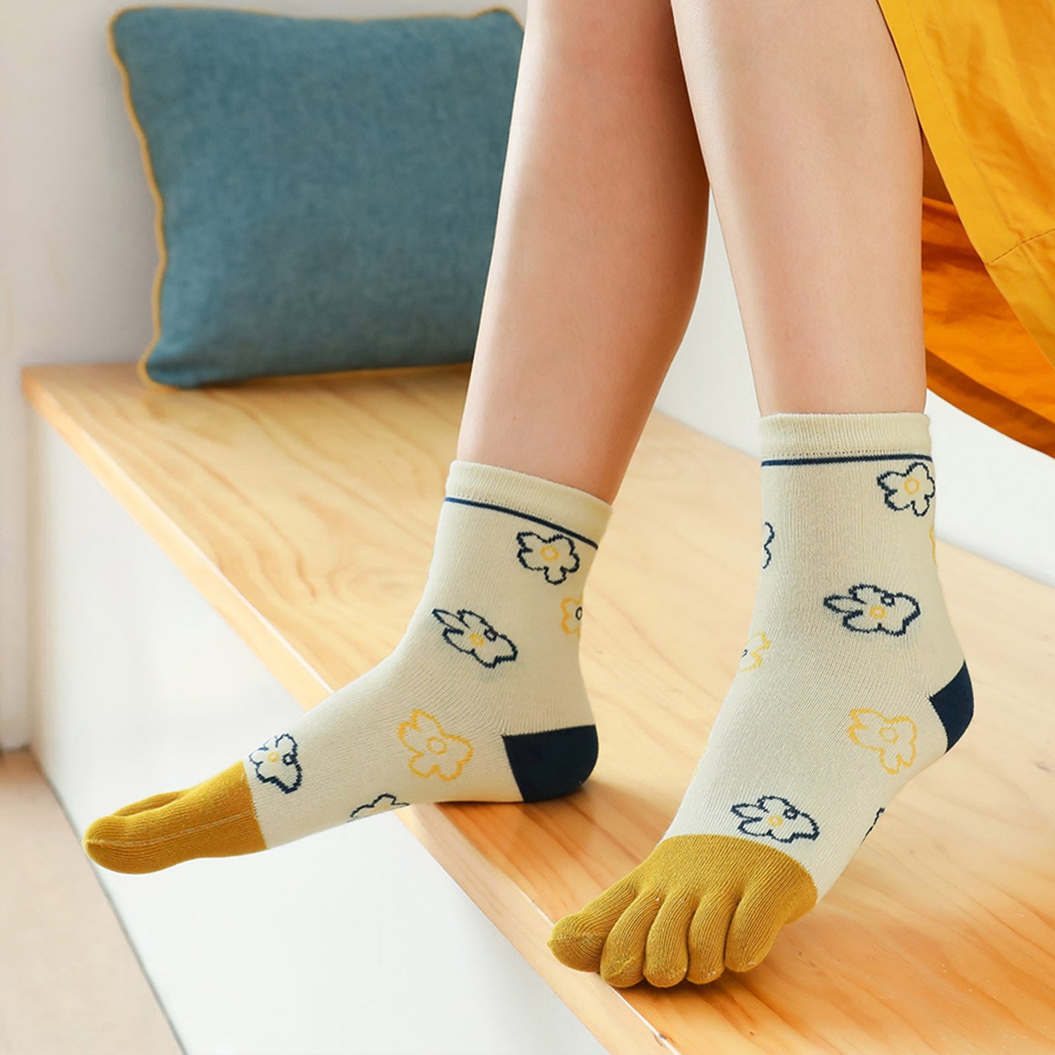 yellow floral five finger socks for ladies