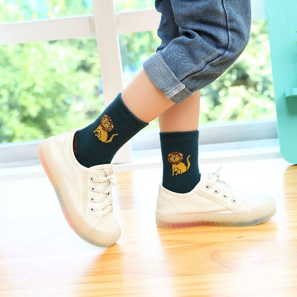 cute lion navy blue crew socks for boys